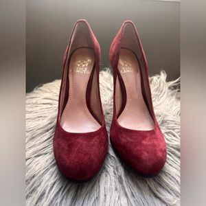 Very good pre-owned Vince Camuto wine suede heels